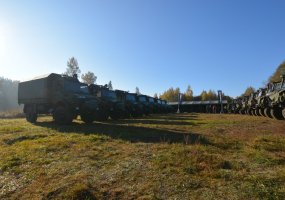 Lietuvos kariuomenei perduota dar viena partija naujų sunkvežimių „Unimog“  - 2