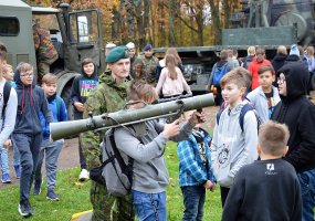 Kariai mokė anglų kalbos ir pilietiškumo - 2