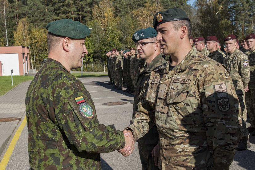 300 soldiers trained peacekeeping operations for two weeks at international Exercise Maple Arch 2018