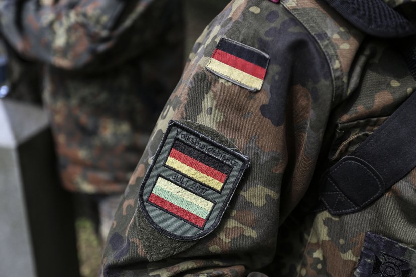 Pasirašomas susitarimas dėl Lietuvos brigados „Geležinis Vilkas