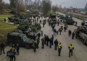 Švenčionėliuose – tarptautinių pratybų „Geležinis Vilkas“ kovinės technikos paroda - 1