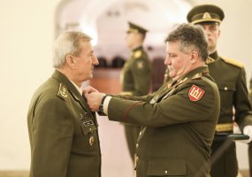 Lietuvos kariuomenės vadas įteikė apdovanojimus kariams - 4