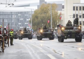 Atkurtos kariuomenės šimtmetį Vilniuje palydėjo karinis paradas ir tūkstančiai žmonių - 3