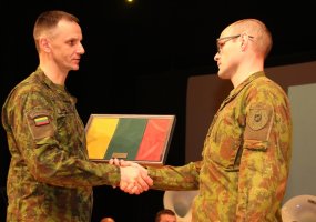 Oro gynybos batalione apdovanoti geriausi kariai - 2