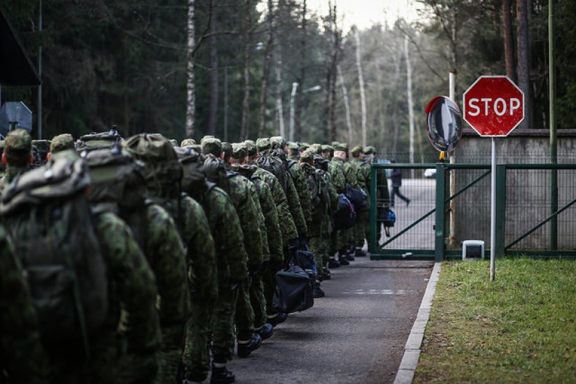 Stabdomas 2018 metų šaukimas į nuolatinę privalomąją pradinę karo tarnybą 