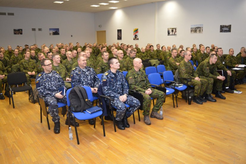 Gynybos štabe vyko kariuomenės vyriausiųjų puskarininkių ir kuopininkų susitikimas