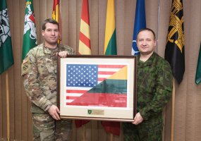 Sausumos pajėgų vadovybė padėkojo JAV ir Lietuvos partnerystę stiprinusiems karininkams - 4