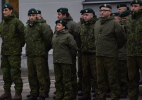 Seržantė pasaulį užkariauja šokio žingsneliu - 2