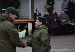 Seržantė pasaulį užkariauja šokio žingsneliu - 4
