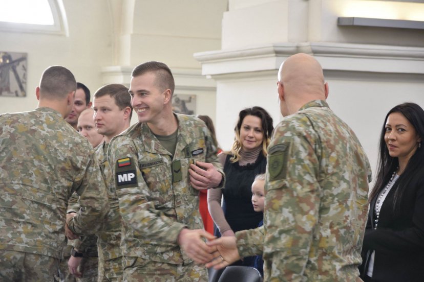 Karo policijos karių grupė išlydėta į tarptautinę NATO operaciją „Tvirta parama“