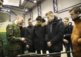 Studijų parodoje karjerą planuoti padeda Karo akademija ir Lietuvos kariuomenės pajėgos - 6