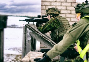 Kovinio šaudymo pratybose Algirdo bataliono kuopa pratinasi ir prie šalčio, drėgmės bei sniego - 4