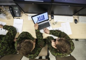 Lietuvos kariuomenė drauge su partneriais organizuoja pirmąją gynybos technologijų kūrybos stovyklą - 1