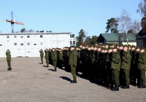 Jonušo Radvilos mokomajame pulke prisiekė 68-oji Bazinio kario savanorio įgūdžių kurso karių laida - 1