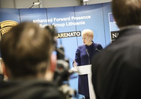 Commanders of the NATO enhanced Forward Presence Battalion Battle Group Lithuania changed over - 6