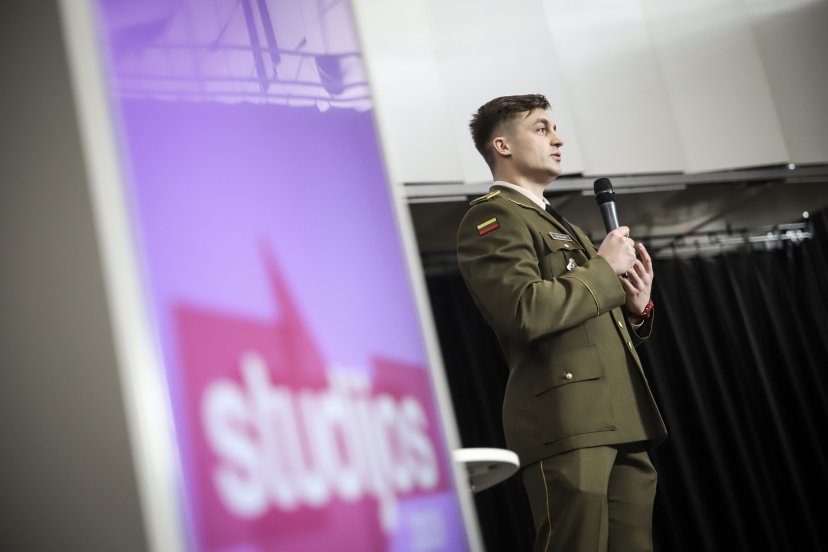Studijų parodoje karjerą planuoti padeda Karo akademija ir Lietuvos kariuomenės pajėgos