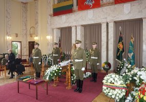 Anapilin išlydėtas Lietuvos laisvės kovos sąjūdžio štabo viršininkas, dimisijos majoras Vytautas... - 1