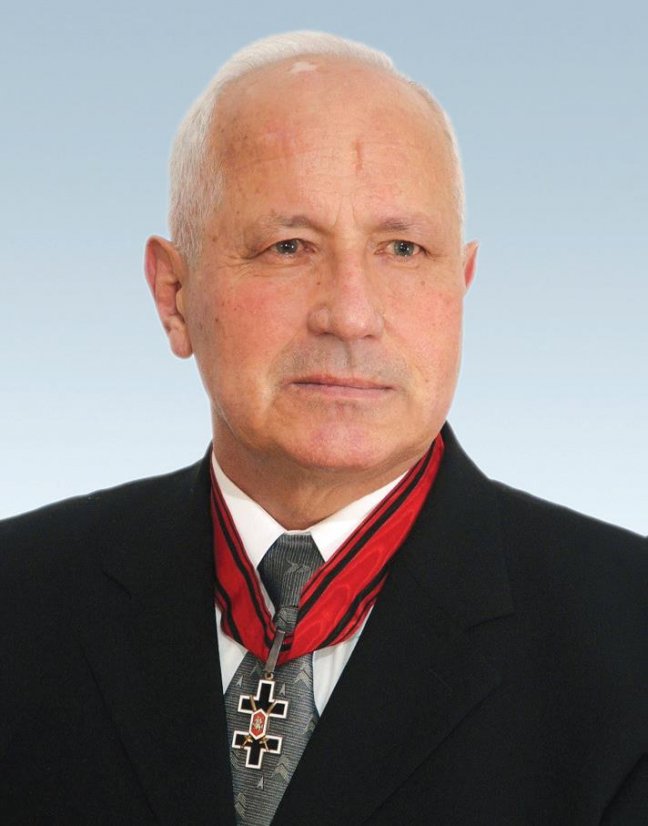 Mirė vienas karinių jūrų pajėgų įkūrėjų dimisijos jūrų kapitonas Juozapas Algis Leišis
