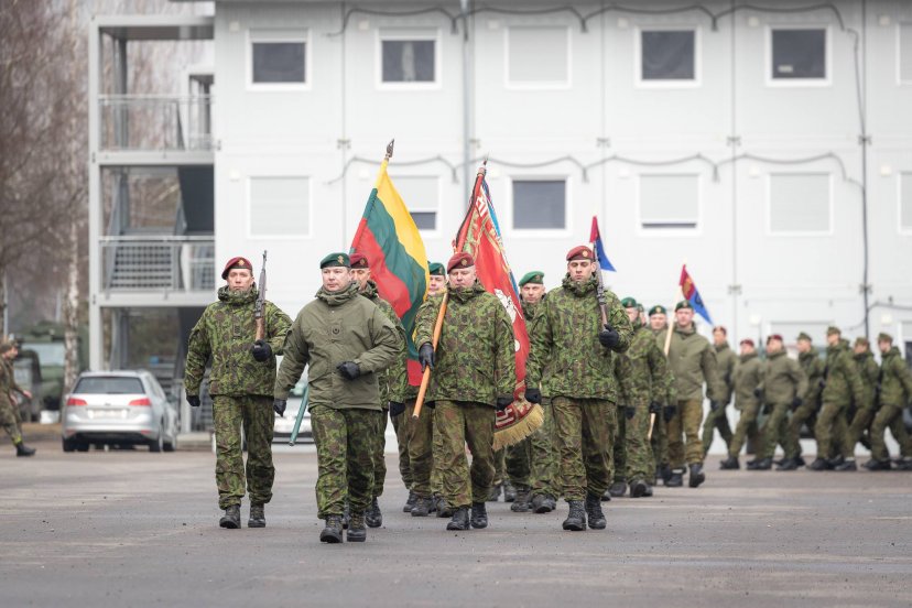 Jonušo Radvilos mokomajame pulke prisiekė 69-oji Bazinio kario savanorio įgūdžių kurso karių laida