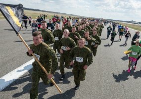 Gynybinio aljanso NATO 70-mečiui – bėgimas orlaivių kilimo-tūpimo taku „Runway Run 2019“  - 1