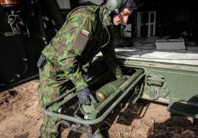Atlikti pirmieji koviniai šūviai modernizuotomis Lietuvos kariuomenės artilerijos sistemomis PzH2000 - 2