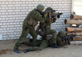 Karo akademijos kariūnai mokėsi planuoti ir vykdyti puolimo ir gynybos operacijas - 4