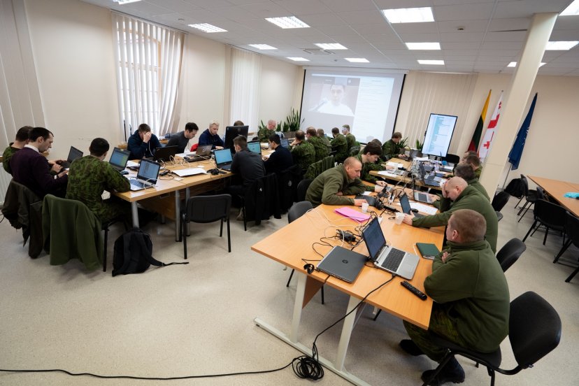 Lietuva dalyvauja tarptautinėse kibernetinės gynybos pratybose „Locked Shields“