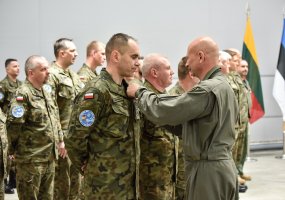 Vengrija perėmė vadovavimą NATO Baltijos oro policijos misijai Šiauliuose  - 4