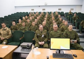 Karo akademijos auklėtiniams – Lietuvos kariuomenės vado patarimai - 1