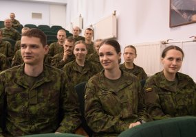 Karo akademijos auklėtiniams – Lietuvos kariuomenės vado patarimai - 3