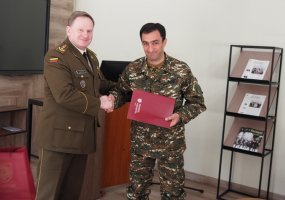 Lietuvos karo akademijoje baigimo pažymėjimai įteikti Tarptautinių anglų kalbos kursų klausytojams  - 3