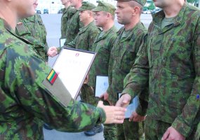 Mokomajame pulke kartotinius mokymus baigė parengtojo rezervo kariai - 3