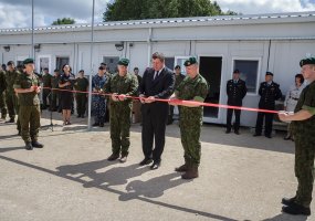 Kariuomenėje įkurtuvės:  brg. gen. M.  Pečiulionio  artilerijos batalionas įsikraustė į naujus... - 4