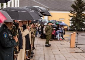 Iškilmingoje rikiuotėje Husarų batalione – šauktinių išleistuvės ir vadų pasikeitimo ceremonija - 1
