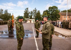 Iškilmingoje rikiuotėje Husarų batalione – šauktinių išleistuvės ir vadų pasikeitimo ceremonija - 5