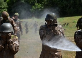Bazinis karo inžinerijos kursas baigtas – jaunųjų inžinierių galvas papuošė beretės su bataliono... - 5