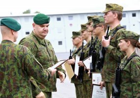 Lietuvos Respublikai  prisiekė apie 150 karių tarnaujančių Mokomajame pulke Baziniame kario ir... - 2