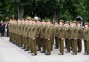 Lietuvos karo akademijos absolventai tapo karininkais ir papildys Lietuvos kariuomenės gretas - 4