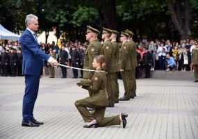 Lietuvos karo akademijos absolventai tapo karininkais ir papildys Lietuvos kariuomenės gretas - 6