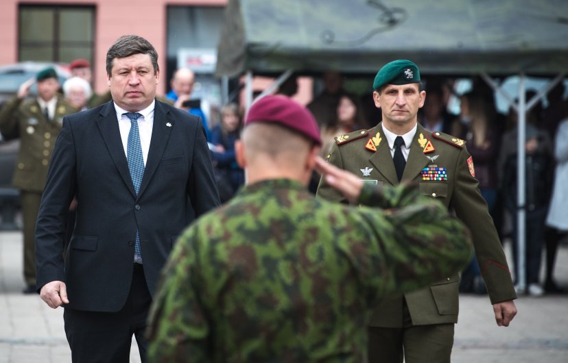 Paskirtas naujas Lietuvos kariuomenės Sausumos pajėgų vadas ir Gynybos štabo viršininkas