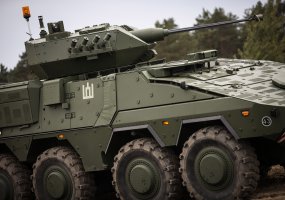 Pėstininkų kovos mašinos “Vilkas” naikino taikinius Pabradės poligone  - 1