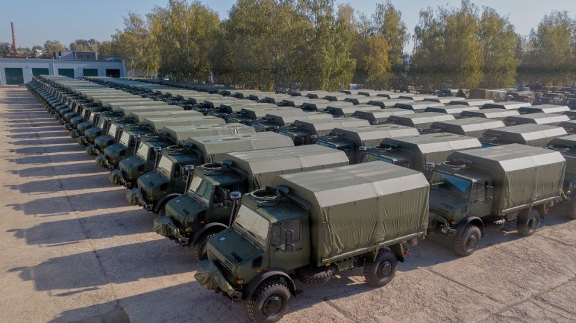 Lietuvos kariuomenei perduota 110 naujų sunkvežimių „Unimog“
