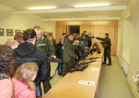 Lietuvos kariuomenės Didžiojo Lietuvos etmono Jonušo Radvilos mokomajame pulke vyko rezervo karių... - 2