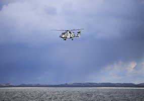 Lietuvos kariuomenės Specialiųjų operacijų pajėgų kariai Baltijos jūroje treniravosi valdyti... - 4