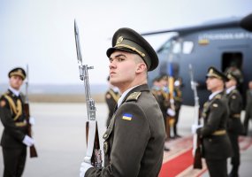 Chief of Defence of Lithuania visiting troops in Ukraine - 2
