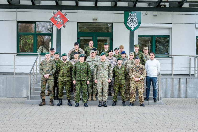 Mechanizuotoje pėstininkų brigadoje „Geležinis Vilkas“ lankėsi Baltijos gynybos koledžo klausytojai