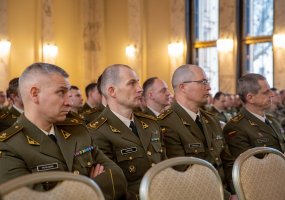 Karo istorikai perduoda žinias Lietuvos karininkams ir puskarininkiams - 5