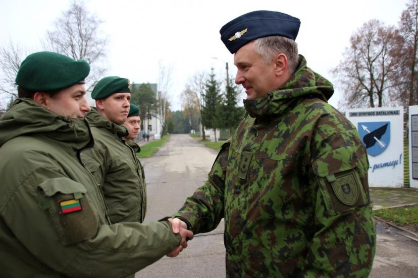 NPPKT kariai įveikė bazinį kario kursą