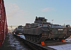 NATO priešakinių pajėgų bataliono specialistai treniravosi gabenti karines atsargas į Lietuvą - 1