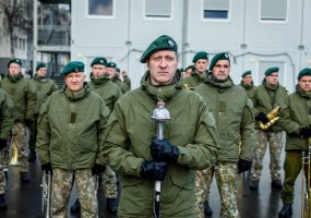 Baigiantis tarnybai Lietuvoje apdovanoti NATO Priešakinių pajėgų kovinės grupės kariai  - 6